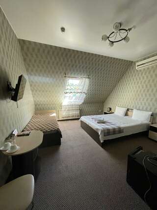 Гостевой дом Теплый Стан Минеральные Воды Стандартный трехместный номер-2