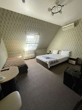 Гостевой дом Теплый Стан Минеральные Воды Стандартный трехместный номер-1