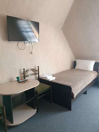 Гостевой дом Теплый Стан Минеральные Воды Трехместный номер с тремя кроватями-5