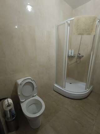 Гостевой дом Теплый Стан Минеральные Воды Трехместный номер с тремя кроватями-7